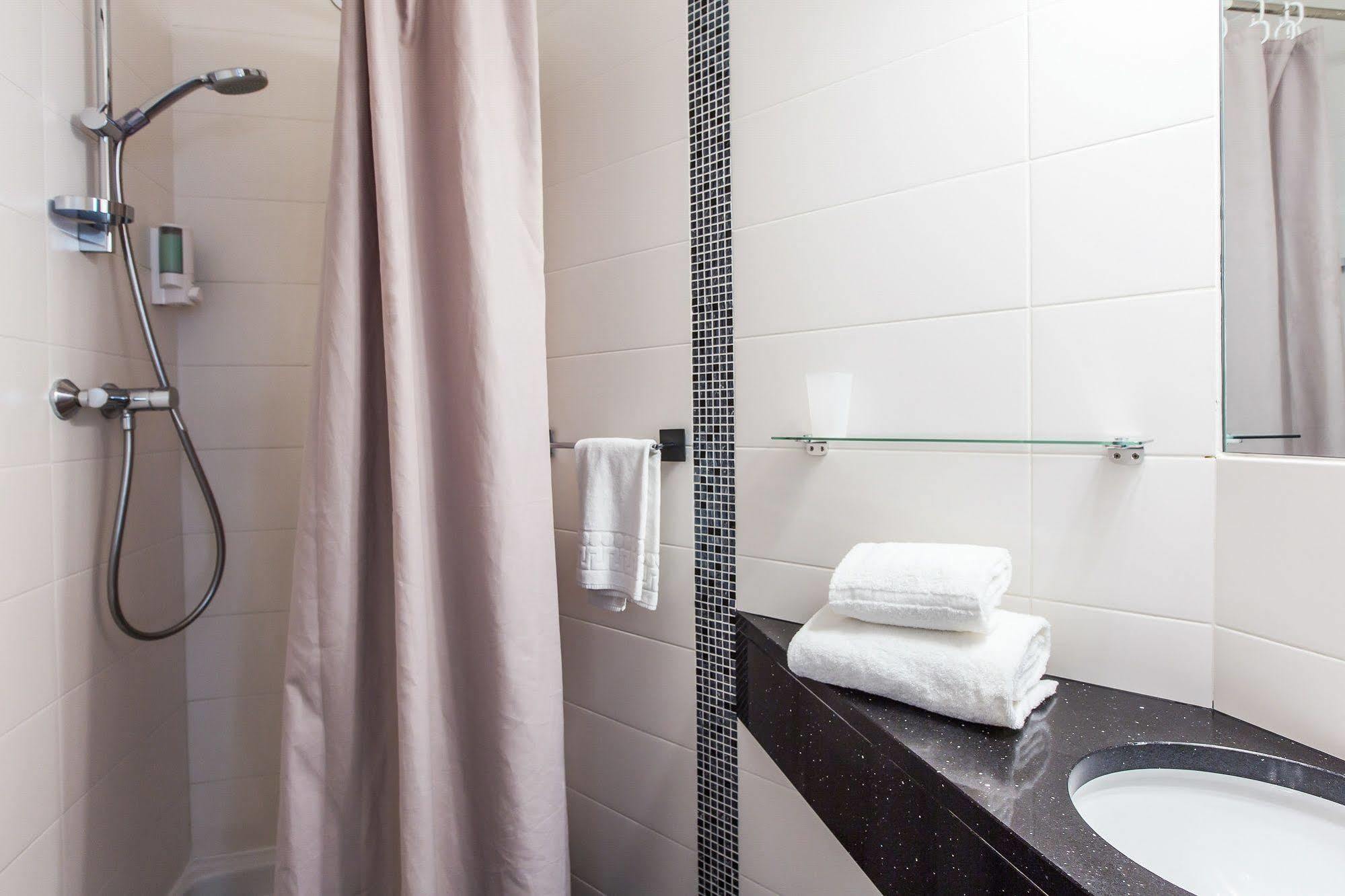 Le Figuier Hotel Ivry-sur-Seine Buitenkant foto
